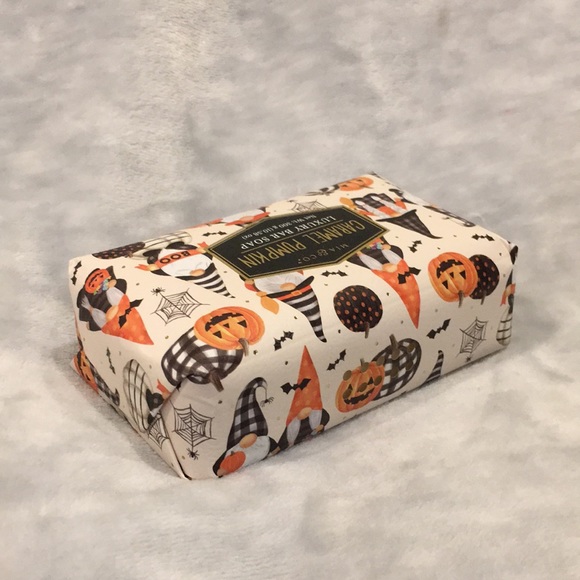 Halloween Pumpkin Scented Carmel Pumpkin Luxury Hand Soap Bar by Mia & Co. NWT - Picture 5 of 12